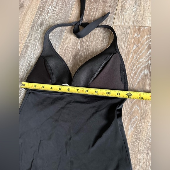 🏖️ Victoria’s Secret  halter swim top. Great condition. - Picture 5 of 5
